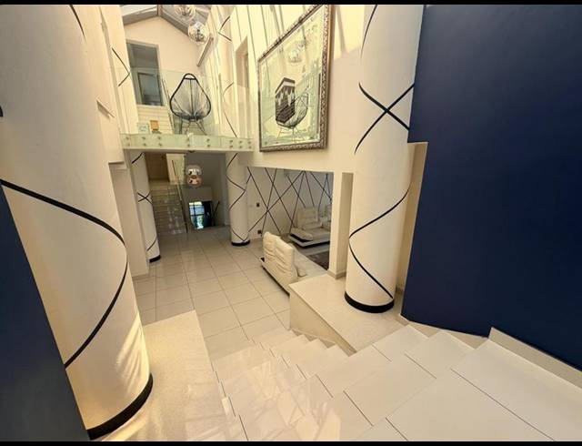 7 BEDROOM HOUSE FOR SALE IN CLAUDIUS